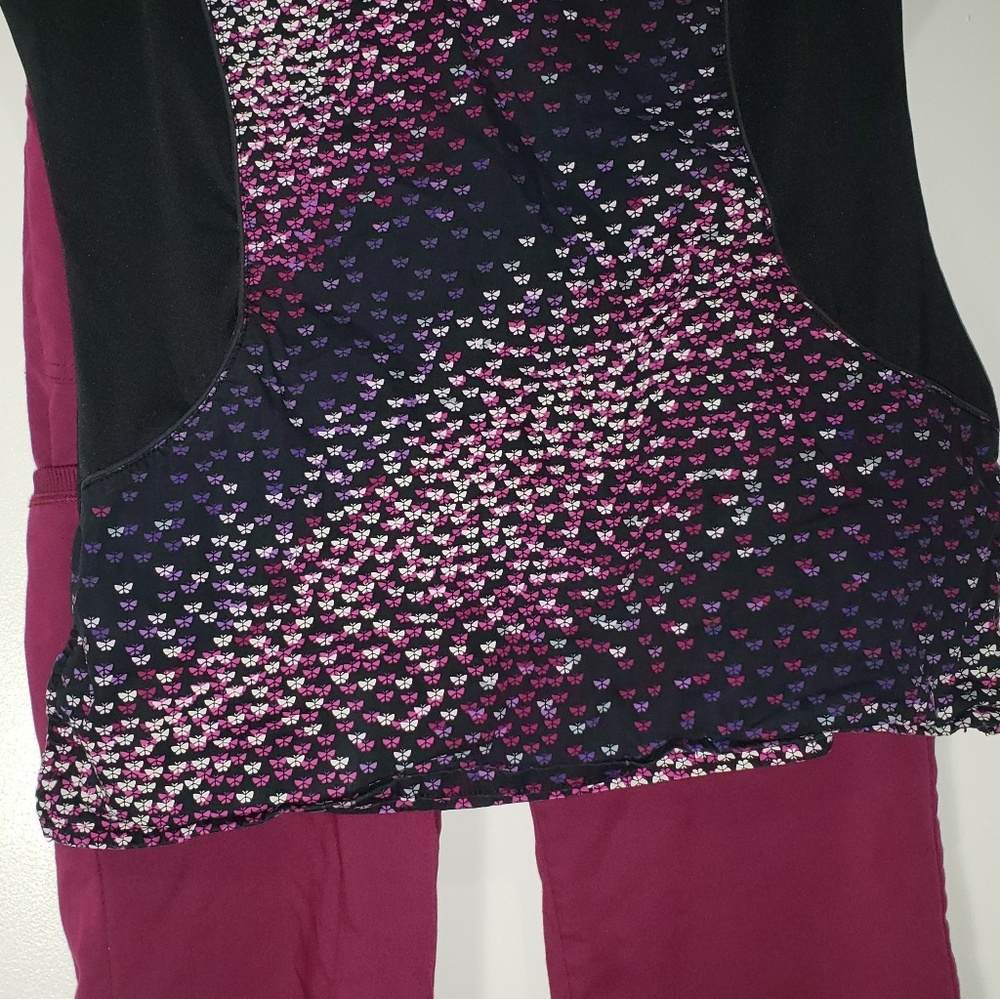 Scrub top - Picture 3 of 4